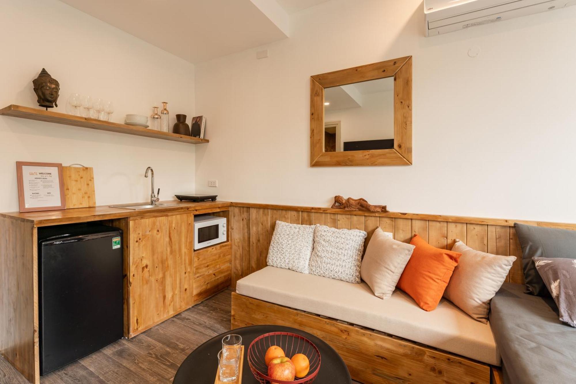 Apartment Train Street View- Amber-touched & Private Self-check-in Hanoi
